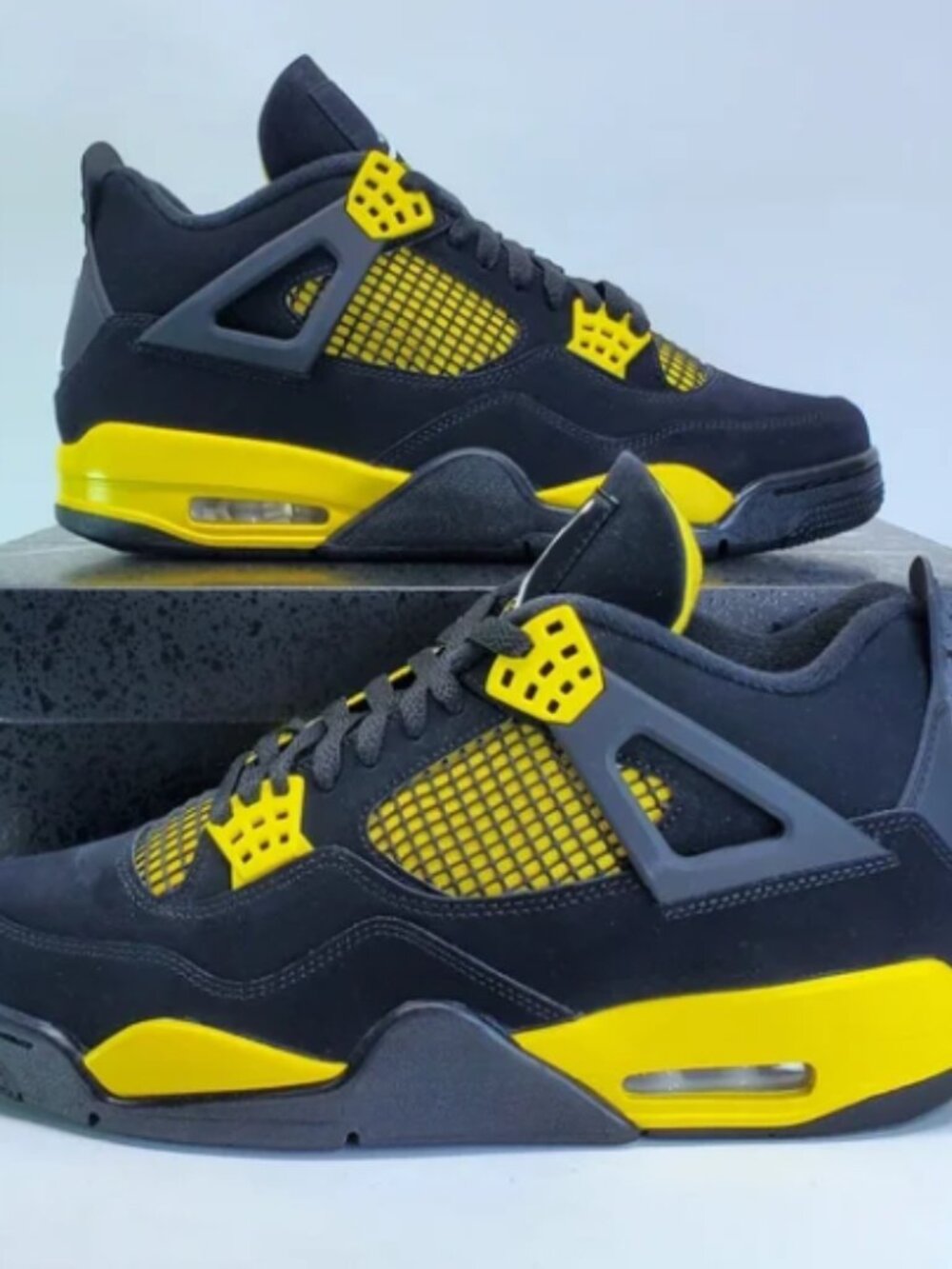 New Nike Air Jordan 4 Retro Thunder 2023 Black Yellow